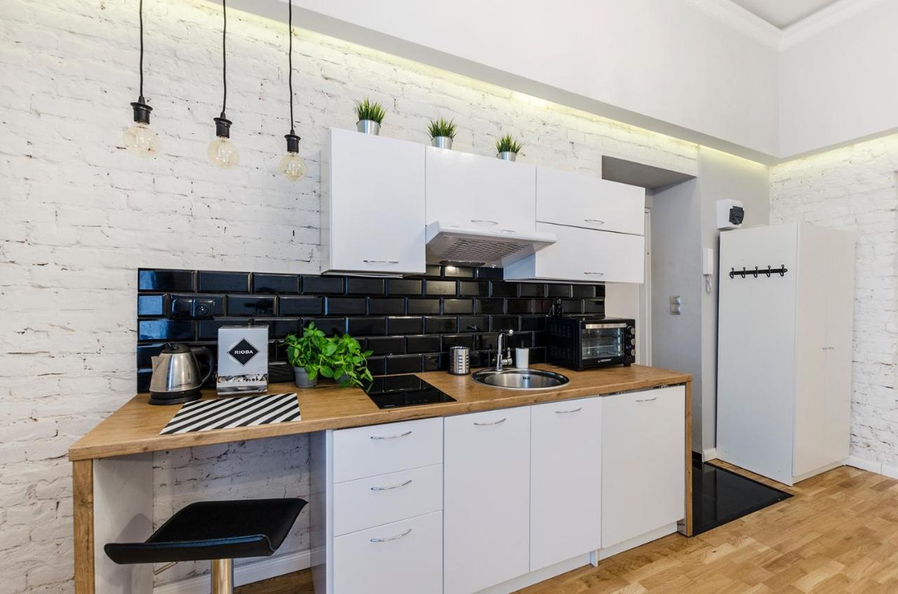Standard Apartment On 6 Sierpnia Łódź Buitenkant foto